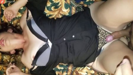 Замужняя соседка напилась на корпоративе и пришла для страстного секса к соседу